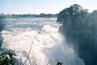 VicFalls_09c.jpg (59307 bytes)